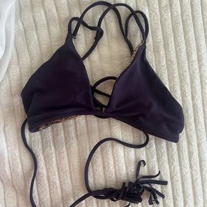 Adjustable Acacia Tie Top